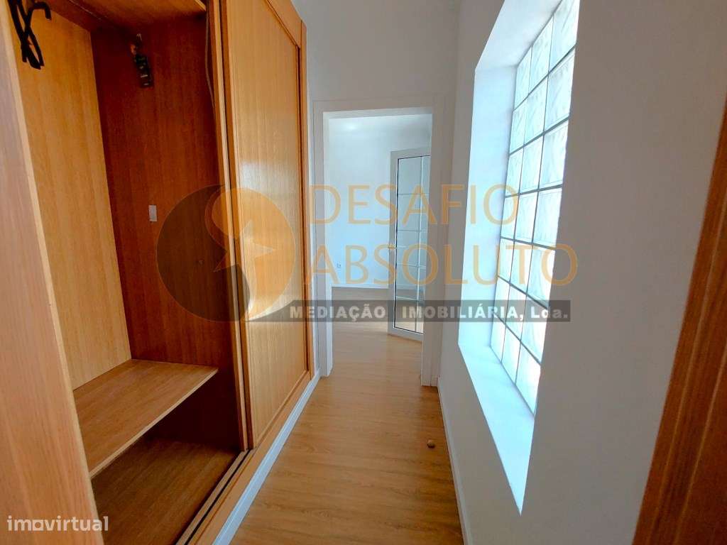 Moradia em Banda T4 c/ Piscina e Garagem. Quinta da Serralheira - S...-16