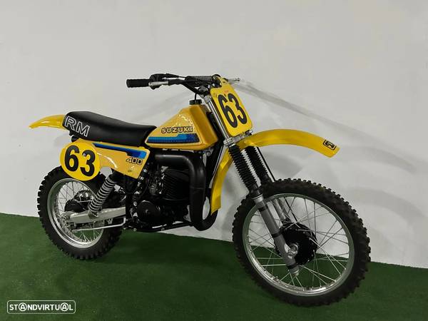 Suzuki RM 400 - 5