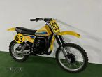 Suzuki RM 400 - 5