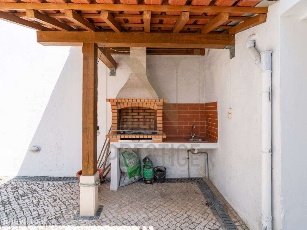 Moradia T3 + 1 em Eiras-30