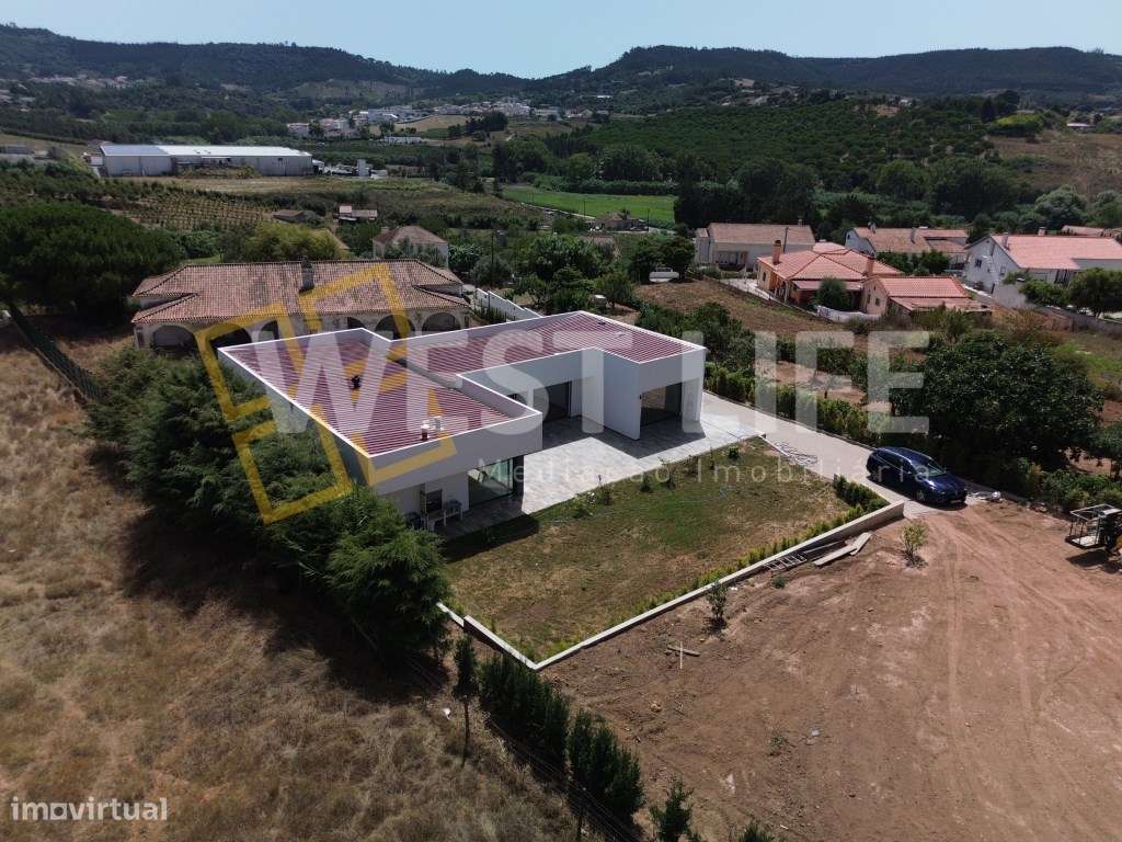 Moradia Térrea T4 com cave com vistas panorâmicas - localizada em B...-23