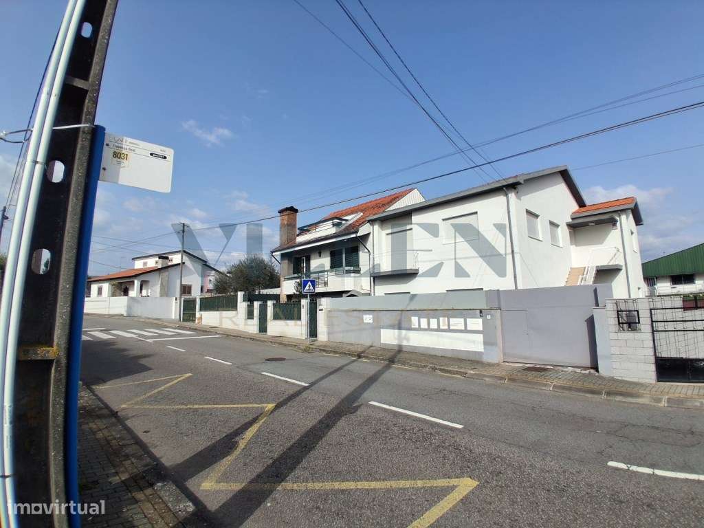 Andar Moradia T3 Renovado com Garagem e 3 Frentes em São Cosme - Go...-37