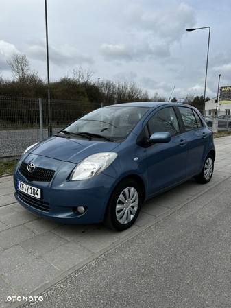 Toyota Yaris 1.3 VVT-i Sol - 1