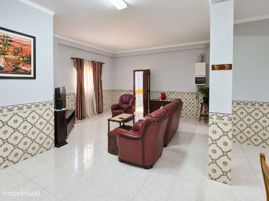 MORADIA 195 m² COM POTENCIAL PARA 2 HABITAÇÕES | PRÓXIMA DAS PRAIAS...-17