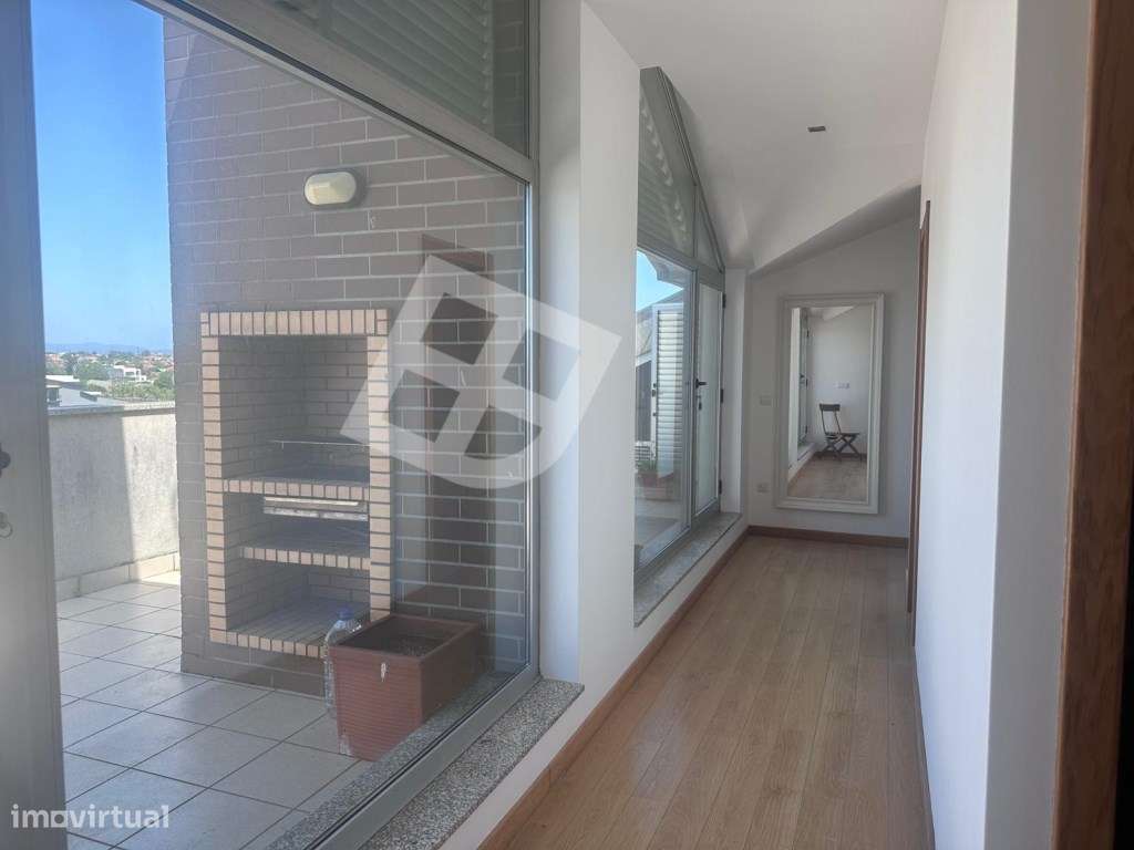 Apartamento T2 com Terraços - Aveiro /Glória-10