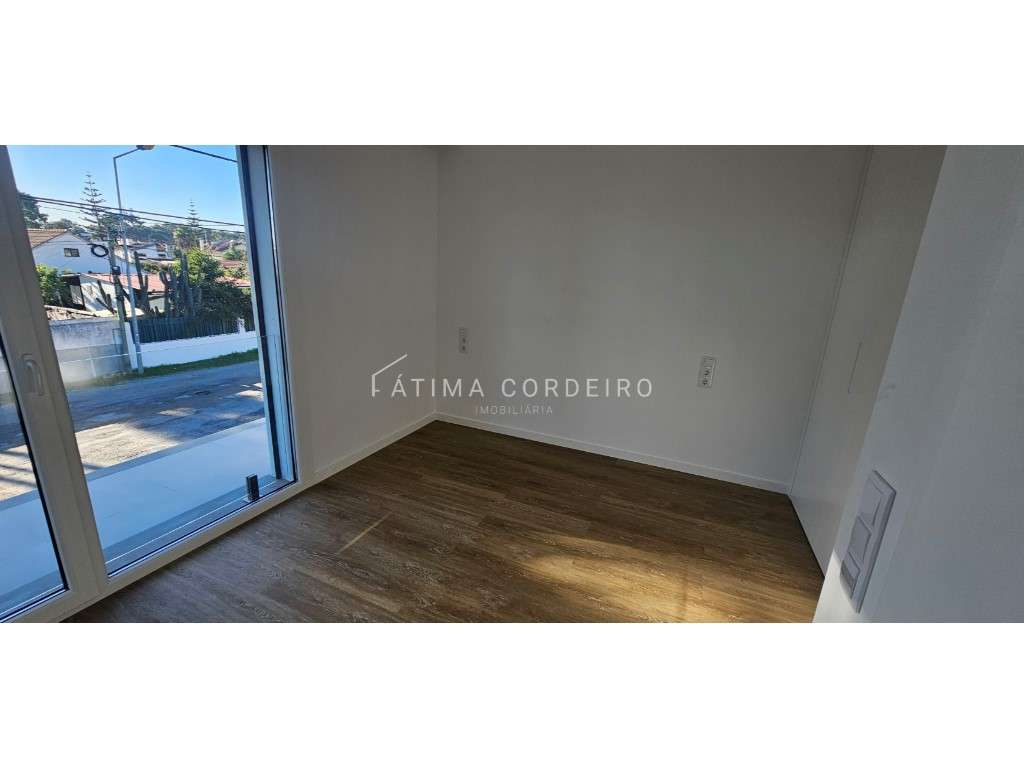 Excelente Moradia T3 Isolada com Piscina e garagem com acabamentos ...-21