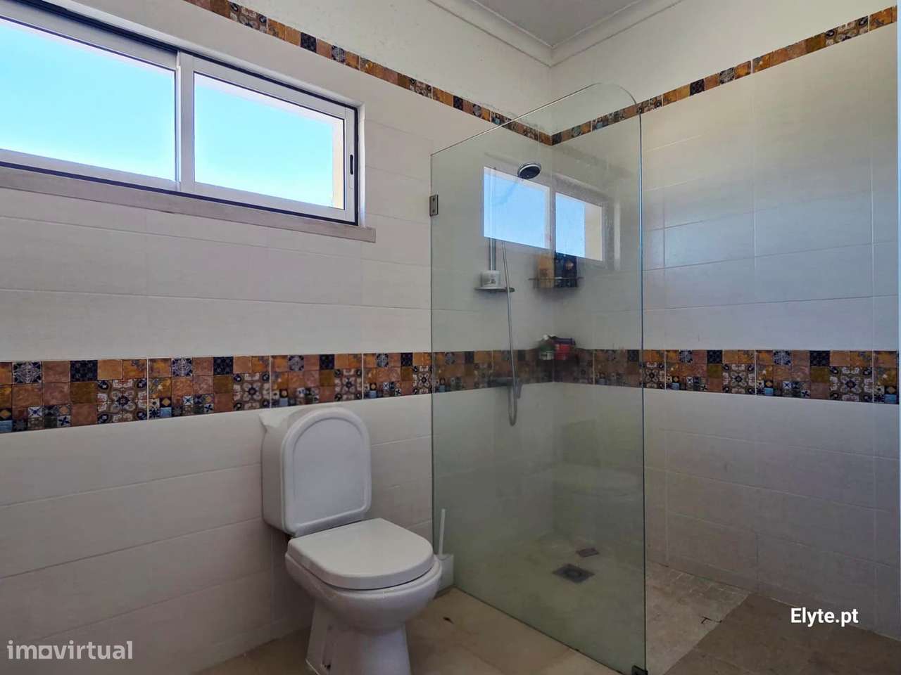 Moradia T7 em Benavente com 2 piscinas-39