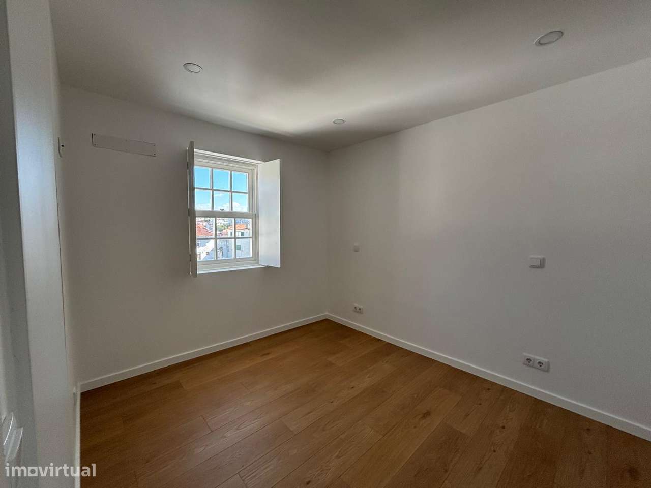 venda de magnifico prédio na Rua da Matemática (4 T0´s e 5 T1's)-41