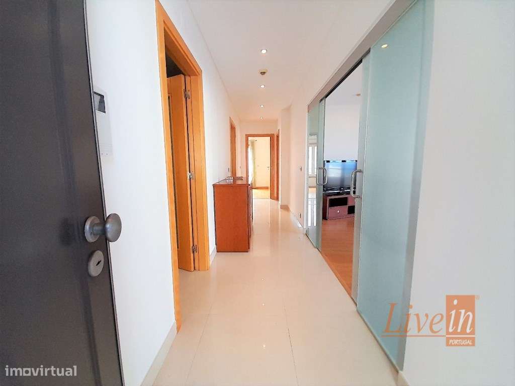 Apartamento T2 Mobilado e com Vista de Mar no Centro da Ericeira - Grande imagem: 4/30