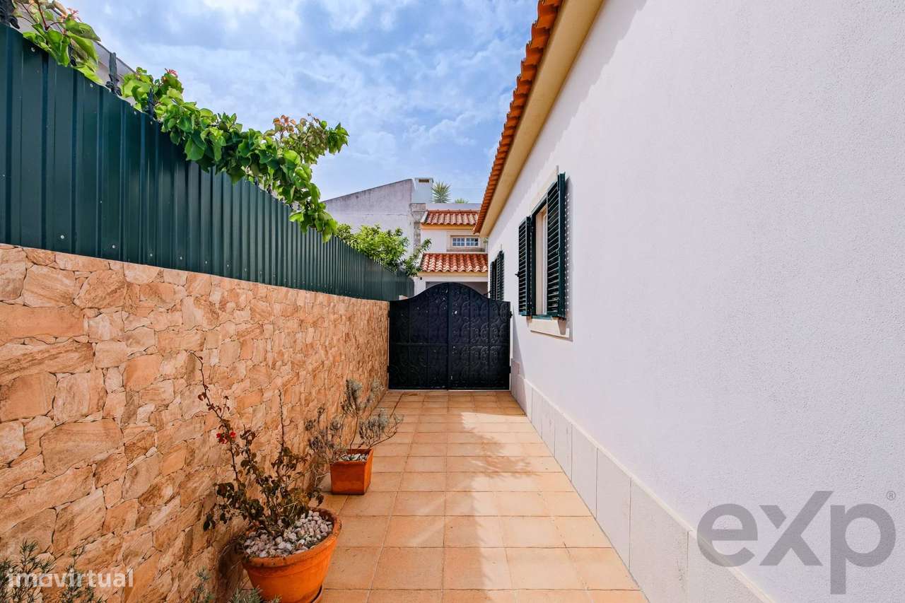 Moradia T2+1 piso único I Terraço I Anexo com quarto I Lisboa-16