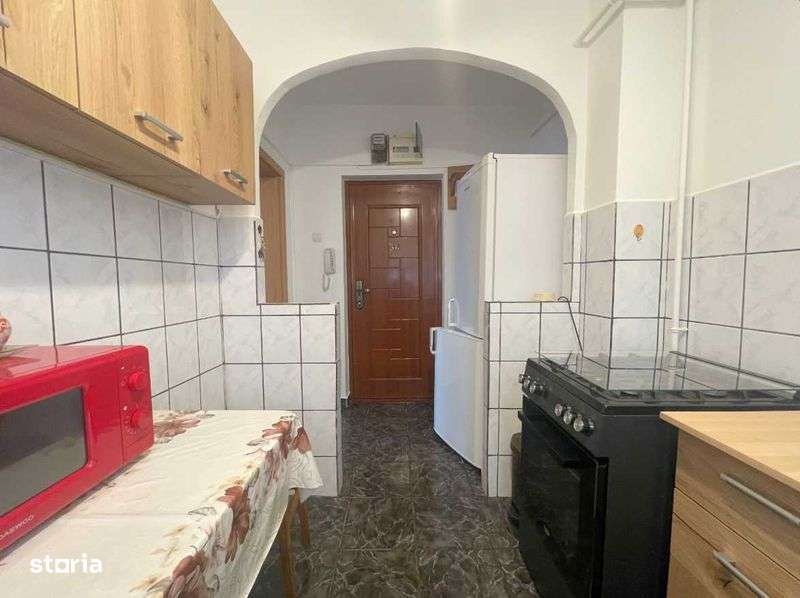 Proprietar, inchiriez pe termen lung apartament 2 camere - Imagine principală: 4/7