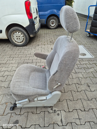 FOTEL KIEROWCY LEWY HYUNDAI TRAJET 2.0 CRDI LIFT - 4