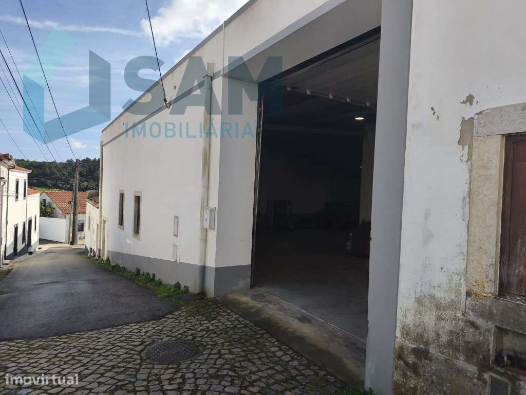 Moradia com Pavilhão e Potencial de Construção até 3 Andares - Grande imagem: 4/24