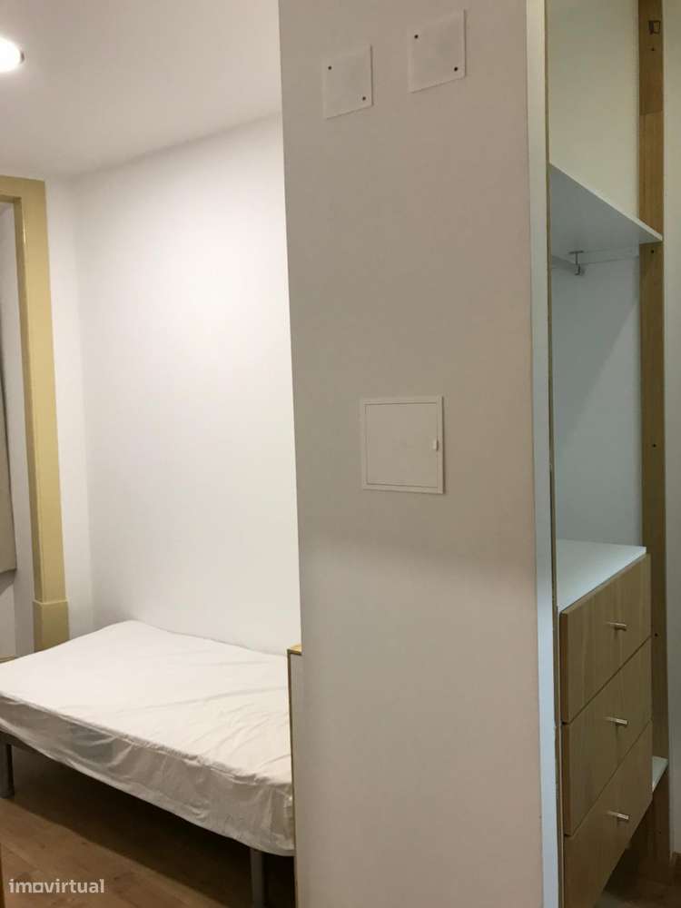 Quarto - localizado em Baixa Coimbra - Grande imagem: 3/6