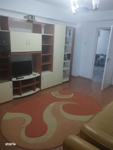 Ofer spre inchiriere apartament cu 2 camere