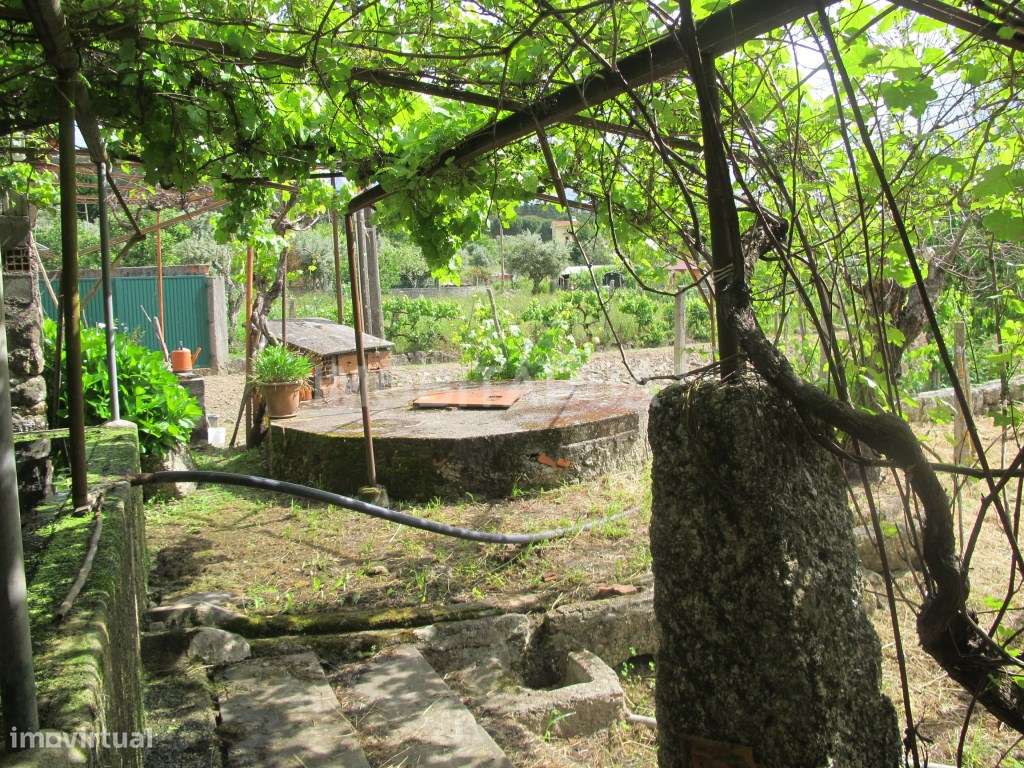 Moradia tradicional com 4 quartos com um grande jardim, pátio, área...-22