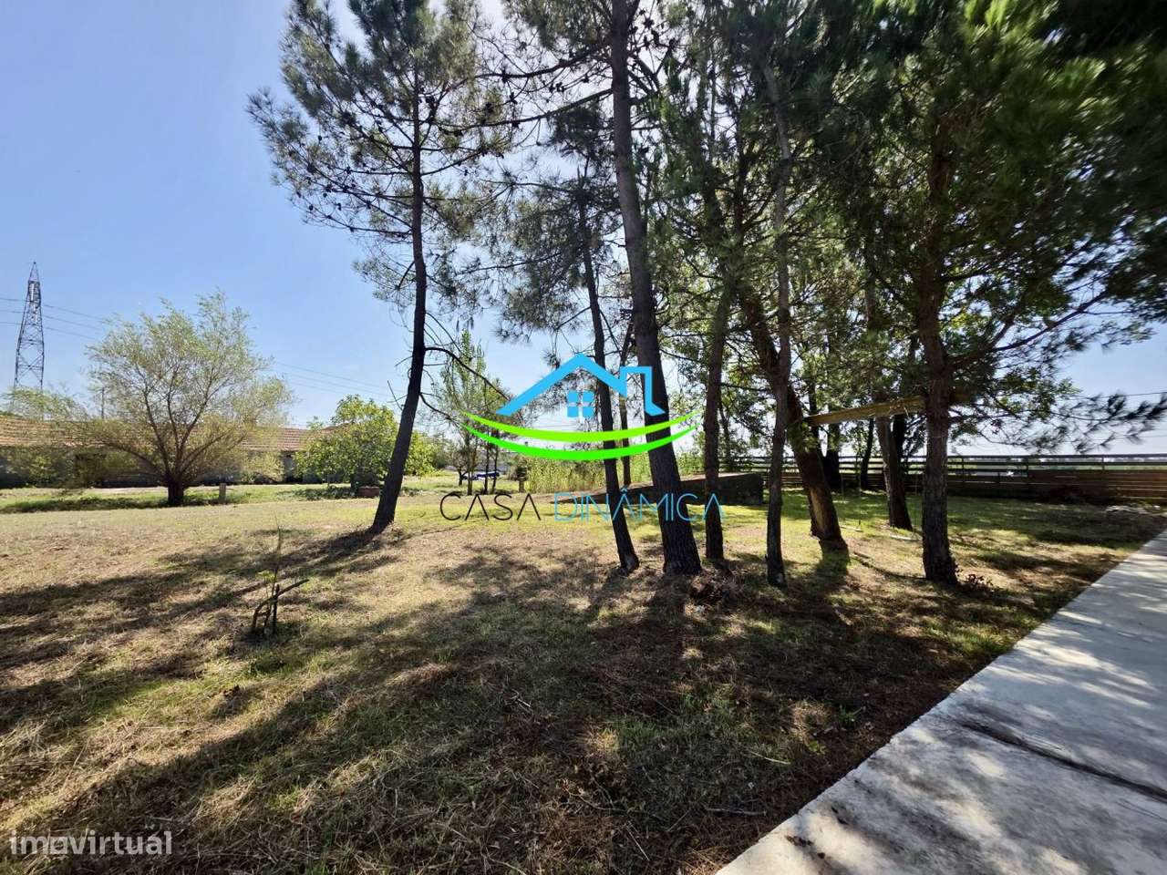 Terreno com 8.369 m², possibilidade de construção de 2 moradias-55