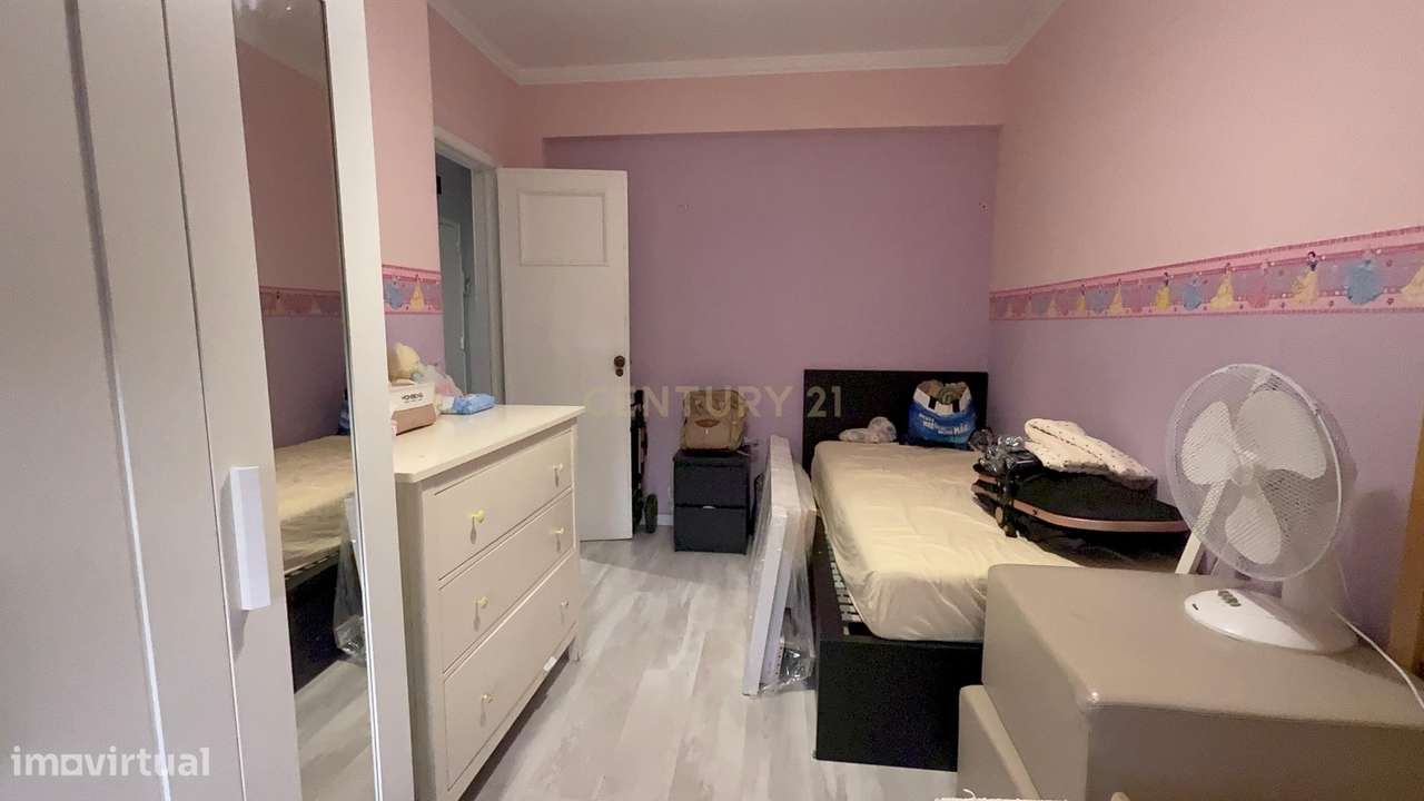 T2 no centro da Amadora, junto ao Babilónia e Metro-14