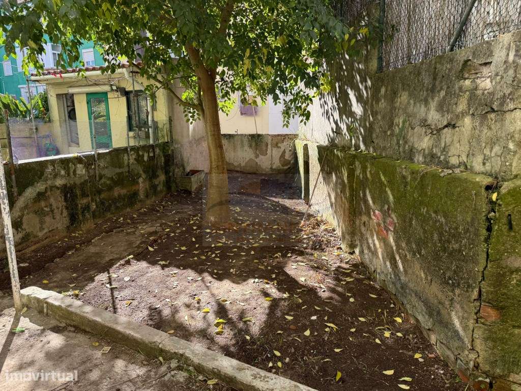 Deslumbrante T2 Totalmente Remodelado com terraço - Amadora-3