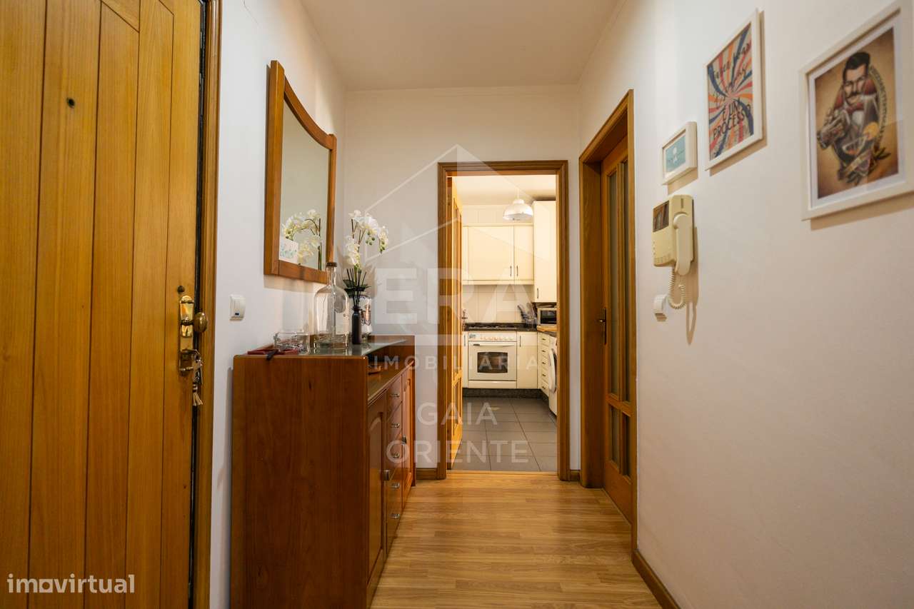 T2 com garagem e varanda junto à N1 – Seixezelo-7