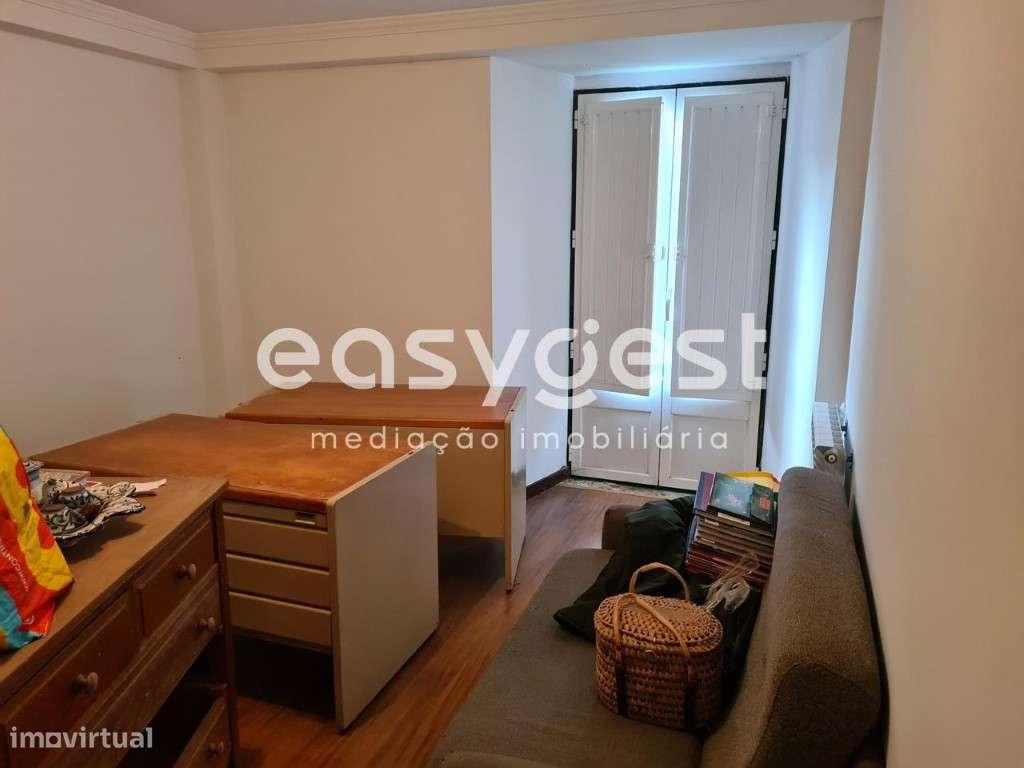 Moradia Diferenciada com Jardim e Poço, situada na Azoia - Grande imagem: 2/42