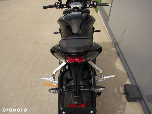 Triumph Street Triple - 30