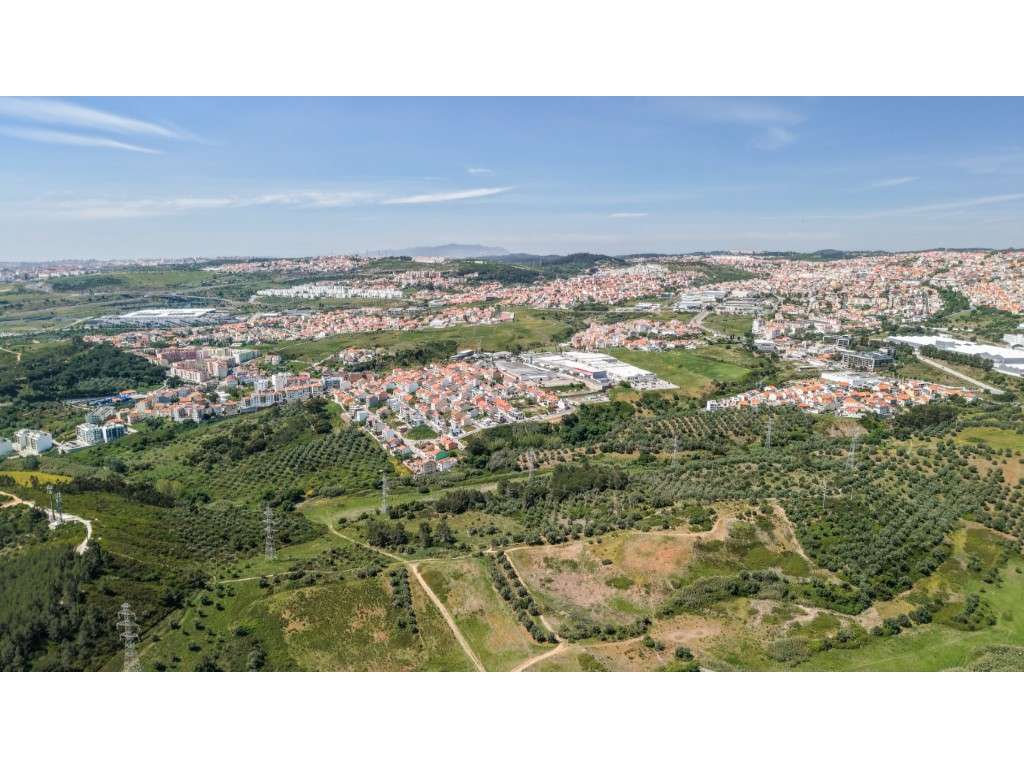 T3 com garagem e varanda com 23m2 - Colinas do Cruzeiro, Odivelas-32