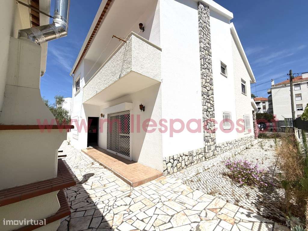 Moradia V6 com Garagem Centro da Cidade-55