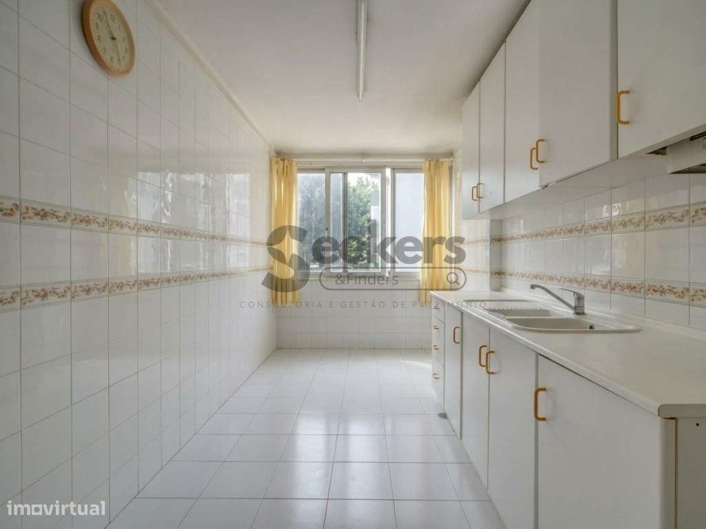 Oportunidade em Cascais! T3 (ex-T4) com Amplas Áreas e Potencial Ún...-3