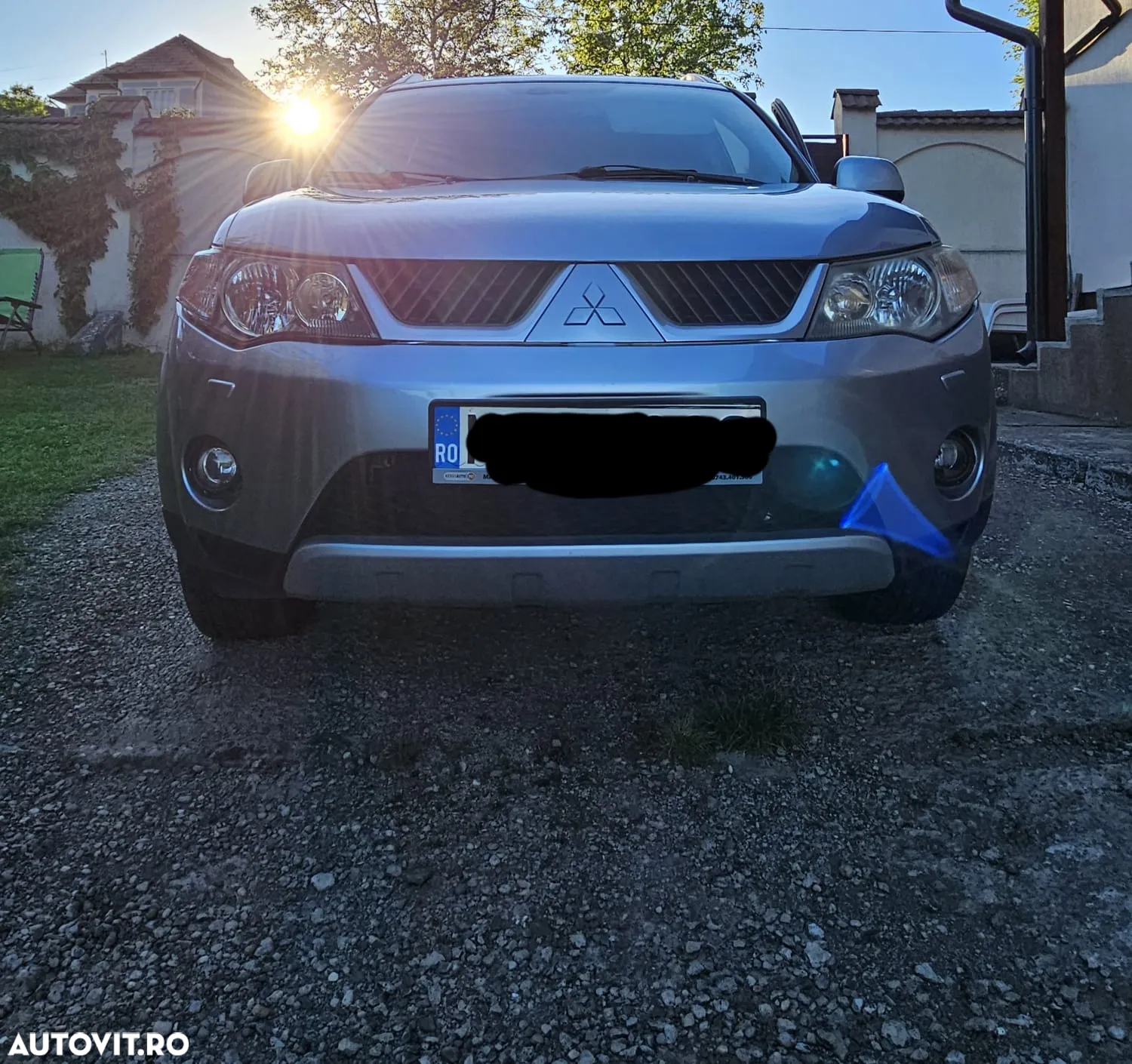 Mitsubishi Outlander - 8