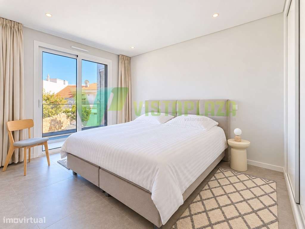 Apartamento T2 com Terraço Privativo, Piscina e Garagem Box em Alvo...-18