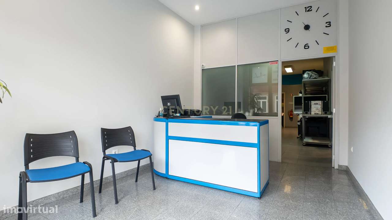 Espaçoso Escritório em Ramalde, Porto - 202.61m² - Grande imagem: 4/21