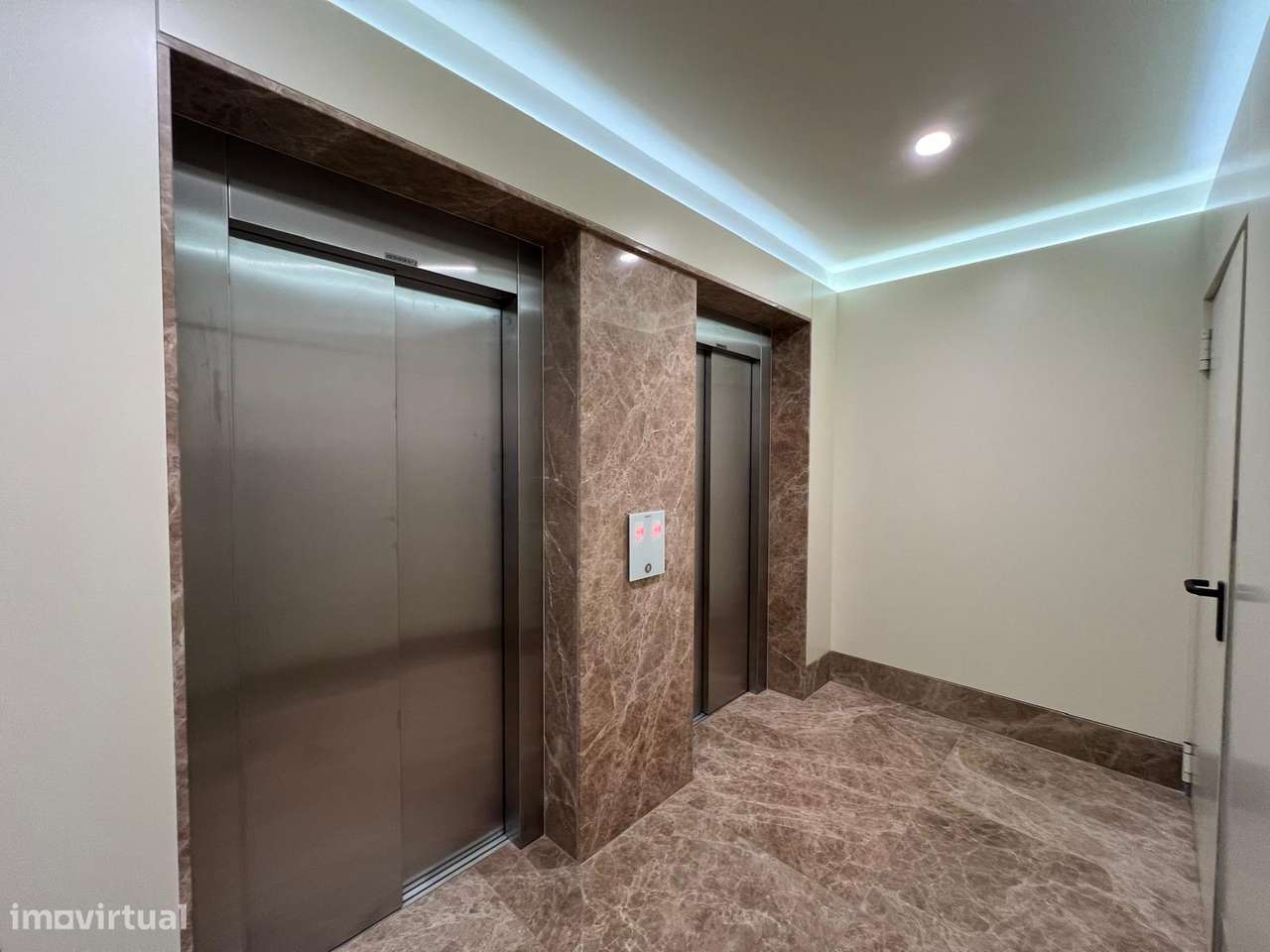 T2 Fabuloso Gaia Av.  República Metro S.  Ovídio Lugar  Garagem  Duplo-26