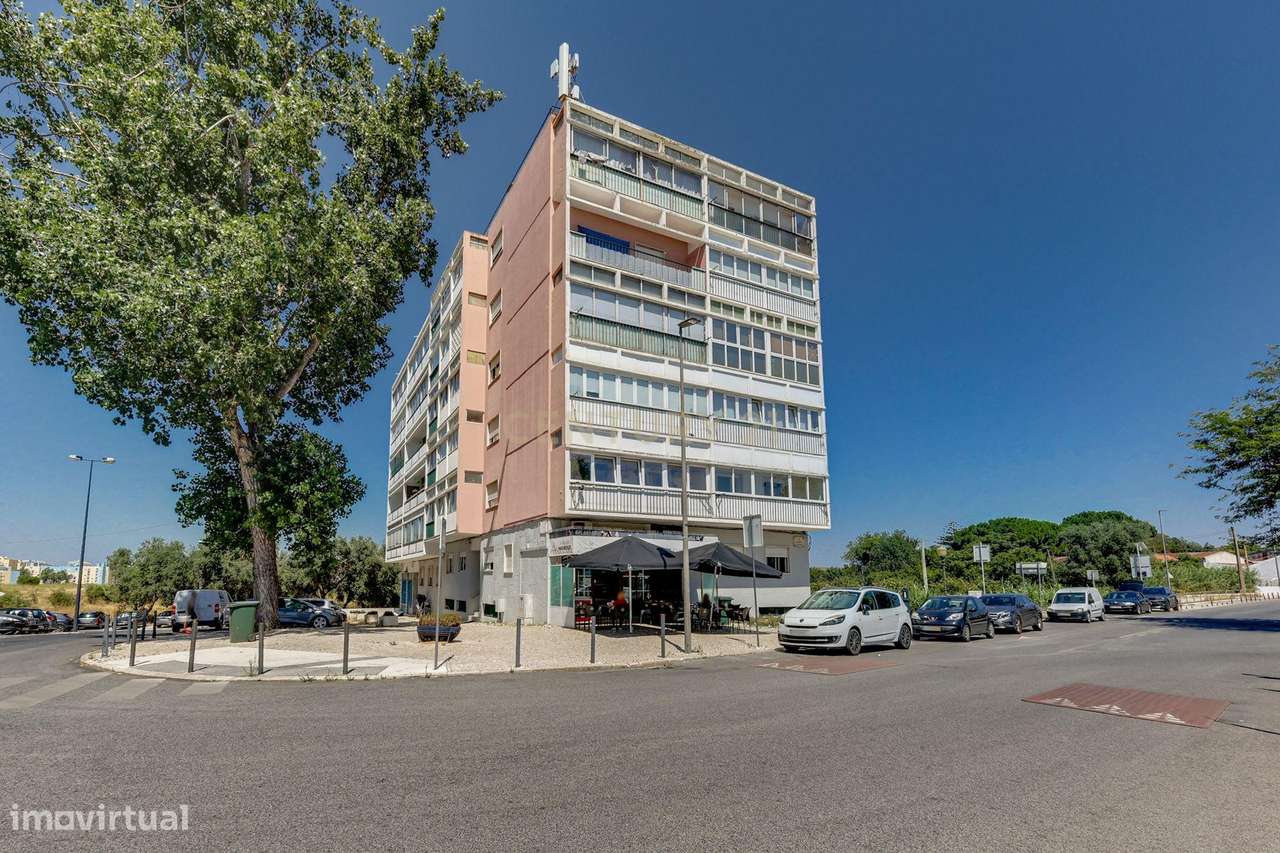 Apartamento T2 Remodelado, Mobilado e Equipado – Beato, Lisboa - Grande imagem: 2/22