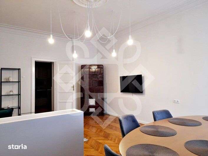 Apartament ultracentral de vanzare, zona Teatrului Oradea - Imagine principală: 4/14