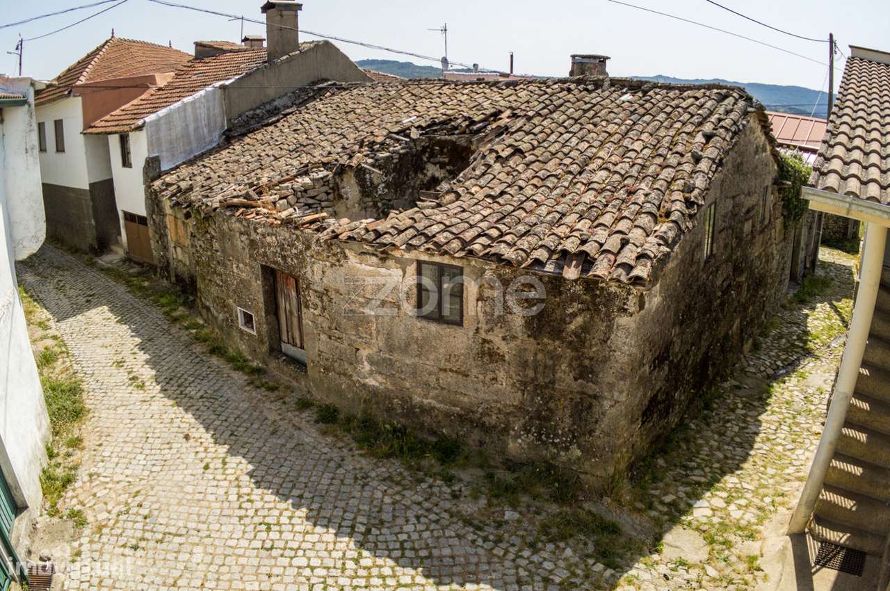 Moradia T4 para recuperar em Quintã, Vreia de Jales - Vila Real - Grande imagem: 2/8