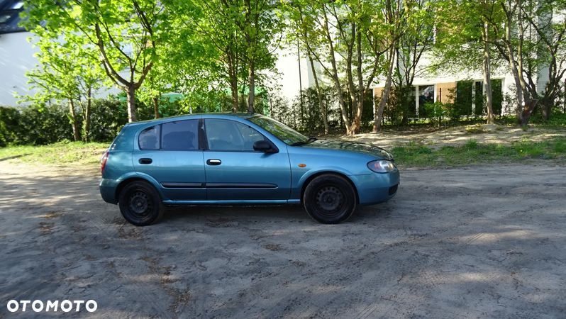 Nissan Almera - 1