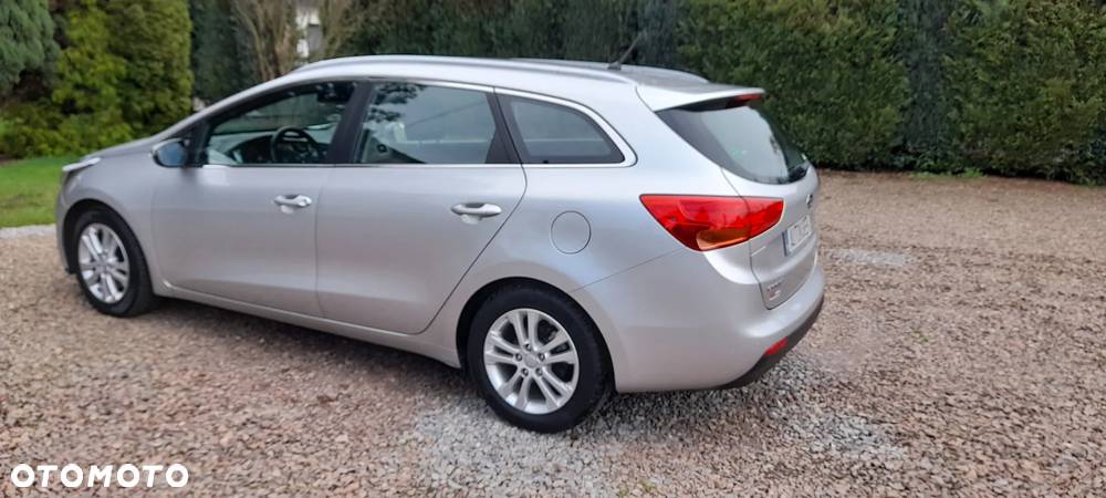 Kia Ceed 1.6 GDI SW ISG Vision - 29