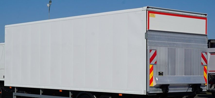 Iveco Zabudowa /  kontener + winda  / dł. 7,2 m 2018