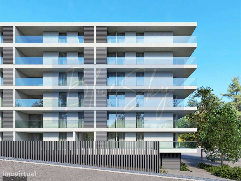 T2+1 NOVO, CONDOMÍNIO FECHADO, C/PISCINA AQUECIDA , CAMPO DE PADEL. - Grande imagem: 3/22