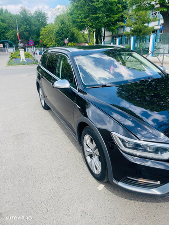 Volkswagen Passat Variant 2.0 TDI DSG 4Motion Comfortline - 8