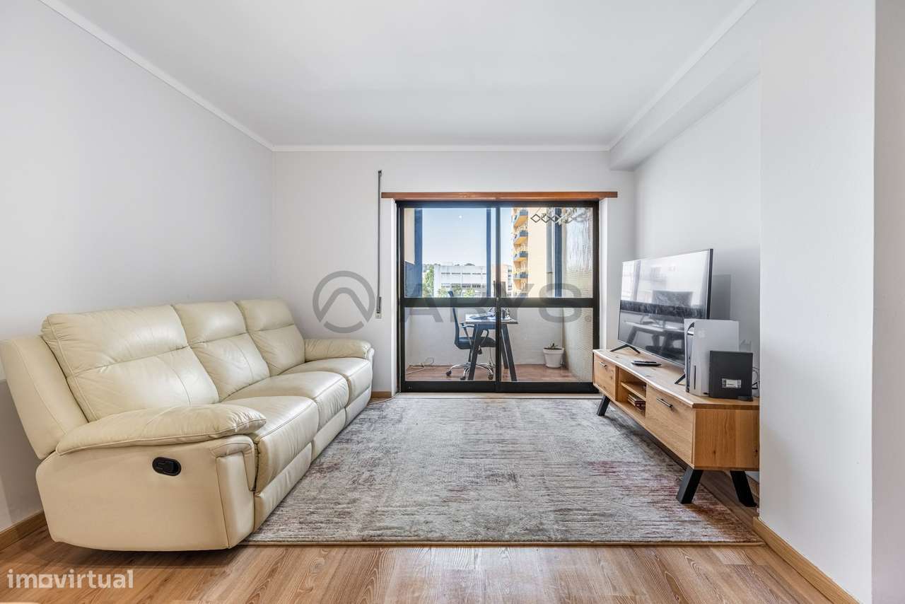 Apartamento T3 totalmente remodelado, com excelente exposição solar...-3