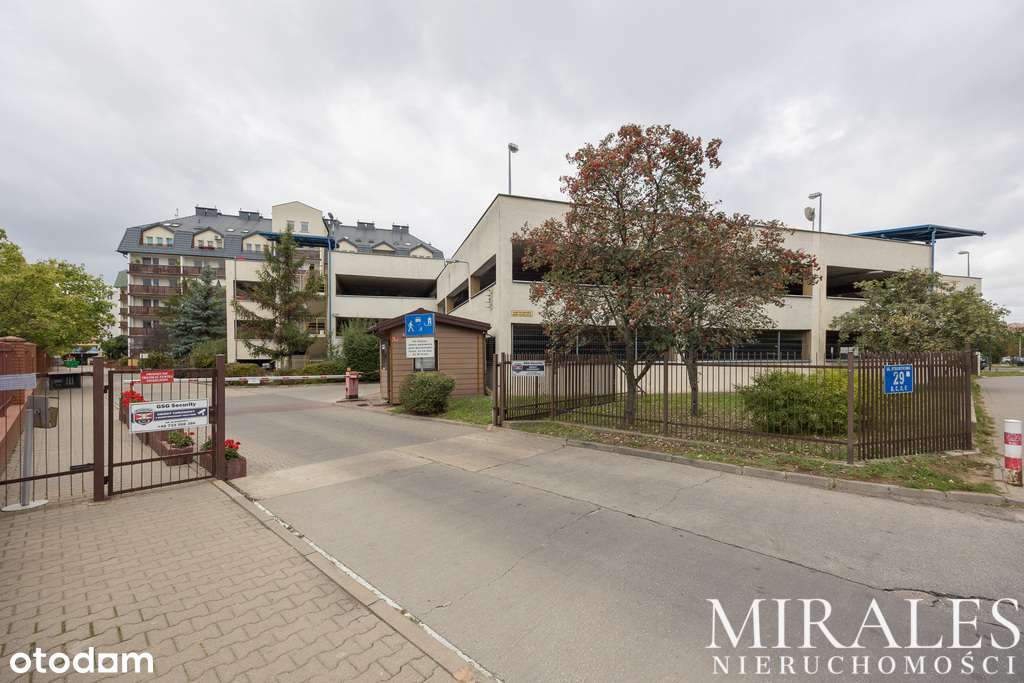 Wygodne mieszkanie z dużą jasną kuchnią i balkonem-10