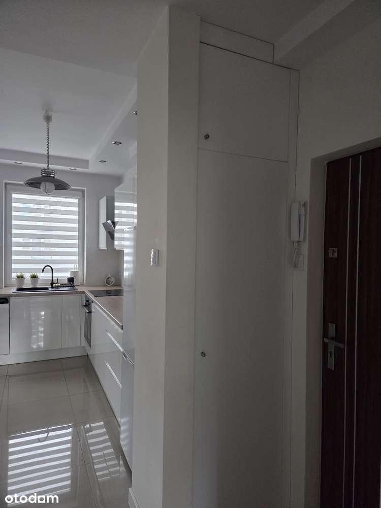 2 pokoje z kuchnią 47,5 m/2 w Radomiu, po remoncie, w śródmieściu. - Pełny obrazek: 1/19