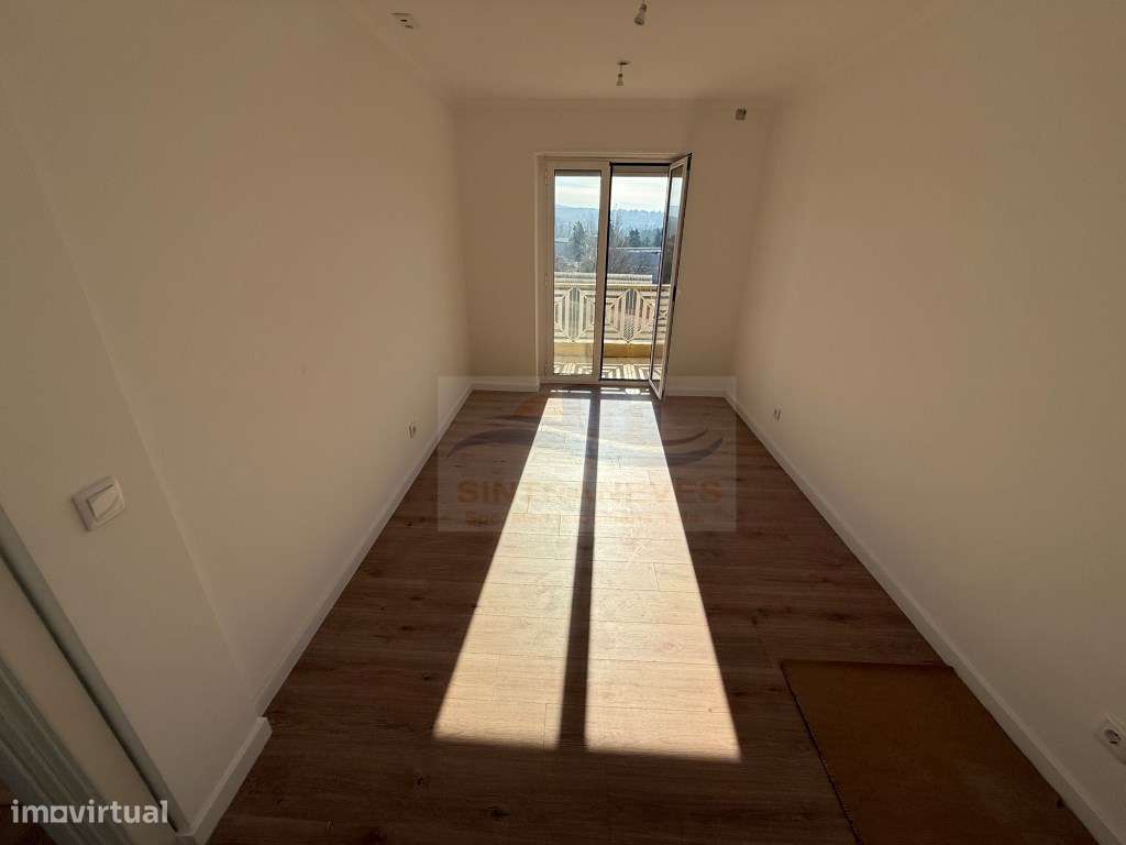 Apartamento T3 Fantástico e Totalmente Remodelado ao Pé da Igreja P...-12