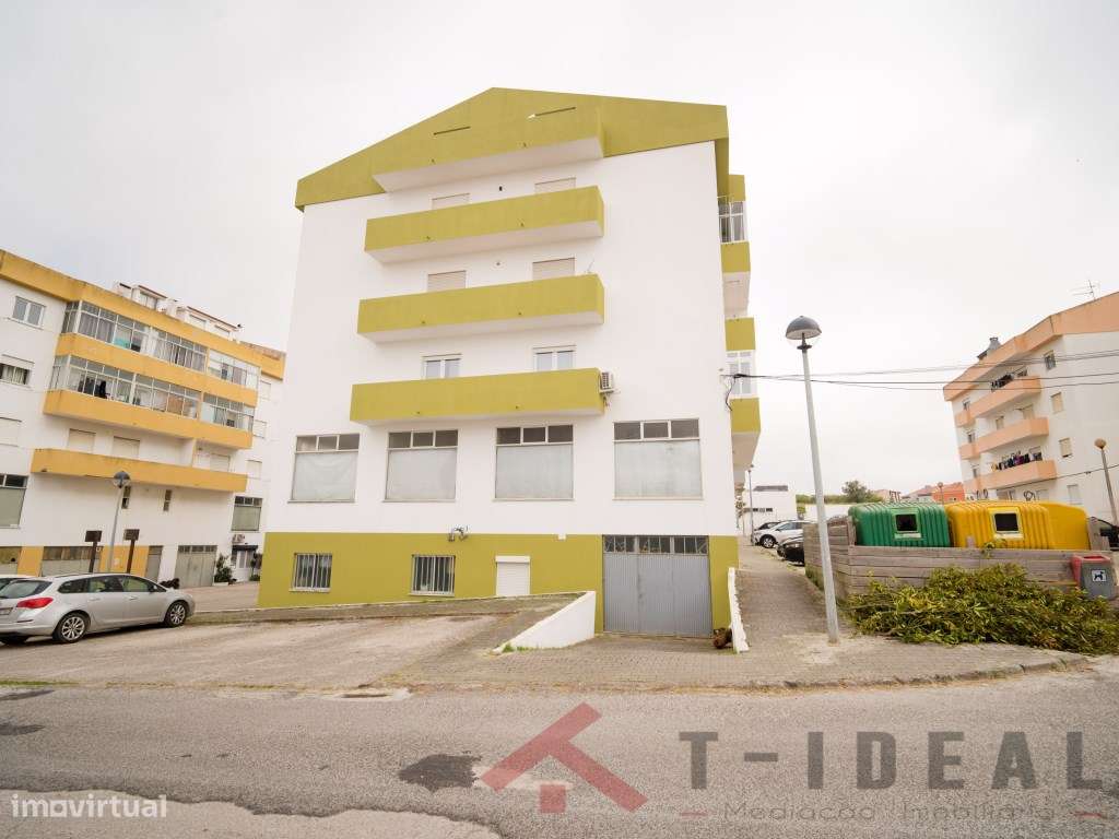 Apartamento T3 na vila da Lourinhã-41