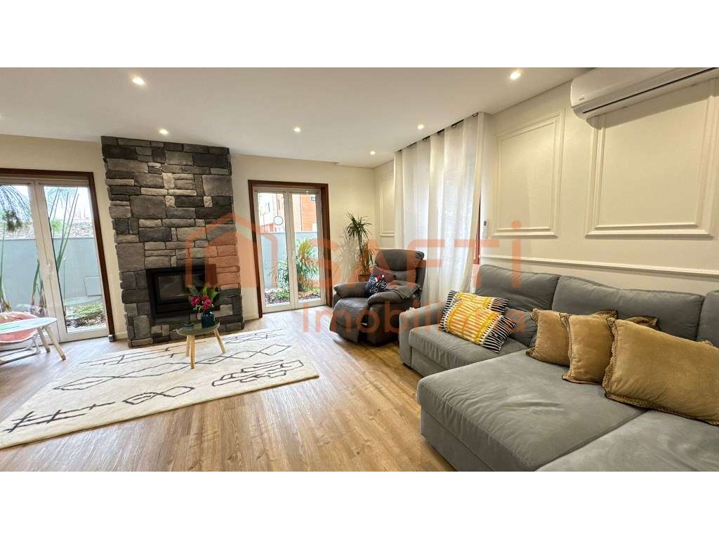 Exclusiva Moradia T4 de 3 Frentes no Centro da Póvoa de Varzim - Grande imagem: 5/27