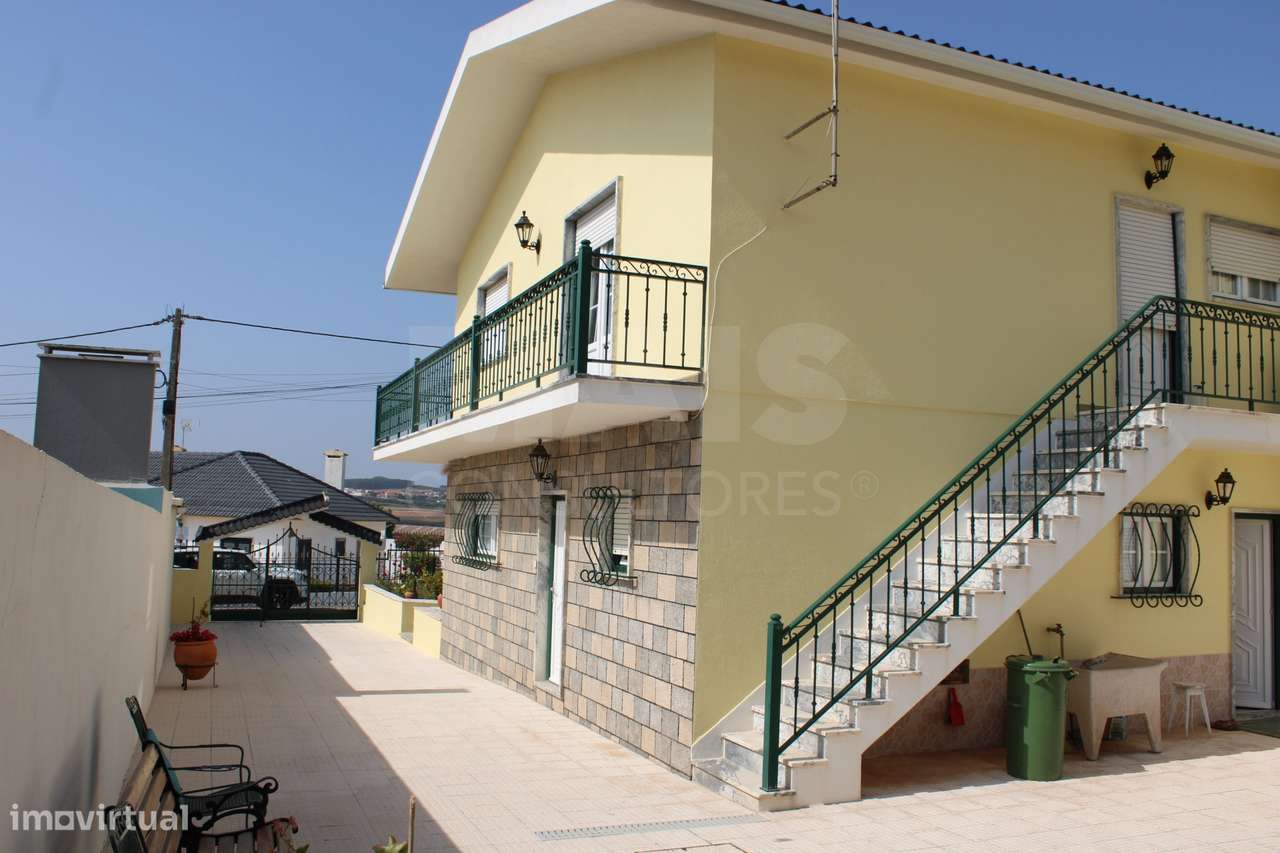 Moradia com 3 Apartamentos Independentes | Ideal AL | Perto da Prai... - Grande imagem: 5/32