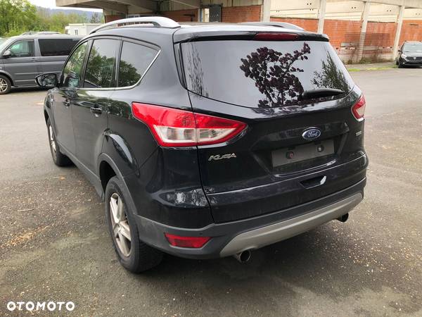 Ford Kuga 1.5 EcoBoost 2x4 Titanium - 5