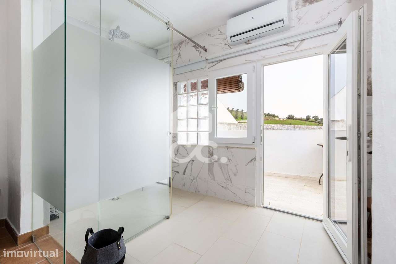 Moradia T1 Moderna e Renovada c/ Varanda | Portel-16